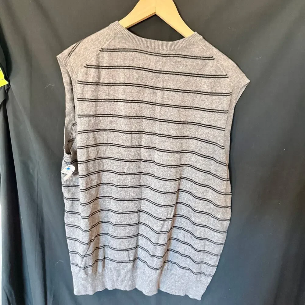 Gap Men’s Sweater Vest XL‎ Gray Striped V-Neck Pullover Knit NWT Preppy Golf